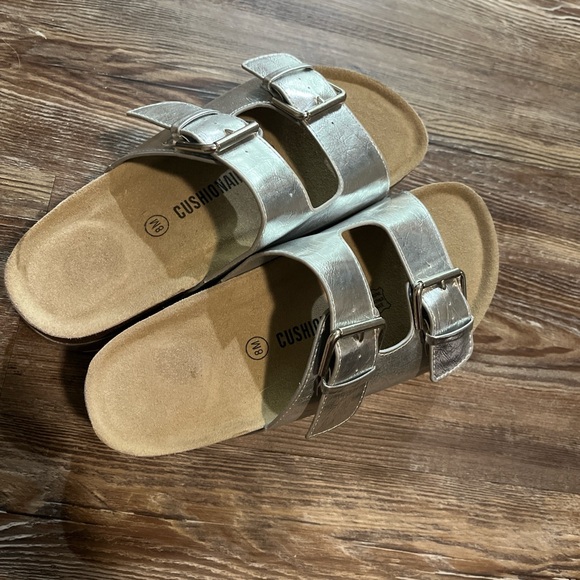 Cushionaire Guru Platform Sandal - Picture 6 of 7